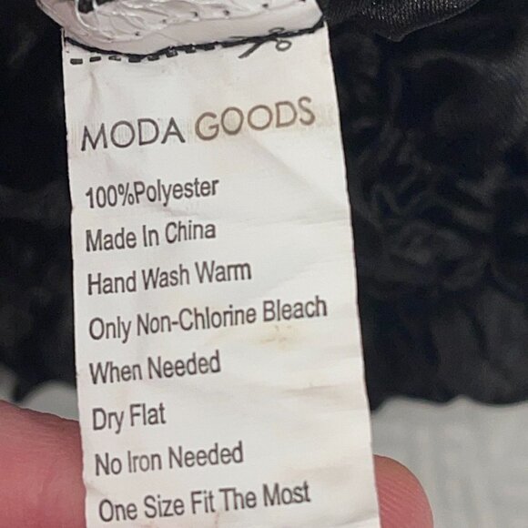 Crisp Black Y2K Crinkle Shirt from Moda Goods, OSFM 22x23" Packable Travel Crop - Picture 2 of 2
